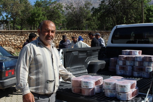 Antalya Büyükşehir’den çobanlara destek