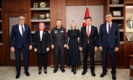 Uluslararası Uzay Kongresi 2026 kapsamında düzenlenen kampüs buluşmaları etkinliğinde katılımcılar b.