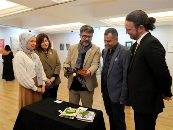 Alanya’da 10 Ülkeden 38 Sanatçının Katılımıyla Uluslararası El Sanatları ve Resim Sergisi Açıldı