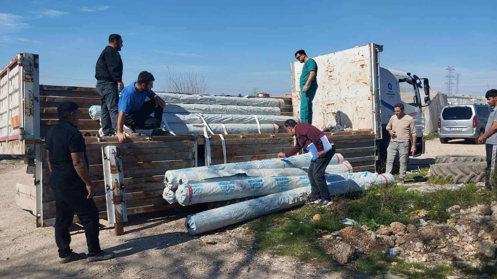 Antalya Büyükşehir Belediyesi'nden Serik, Aksu ve Kepez'deki Üreticilere Sera Naylonu Desteği