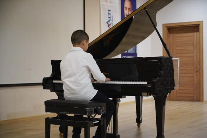Konyaaltı Müzik Akademisi’nde Genç Piyanistler Unutulmaz Bir Konserle Sahne Aldı