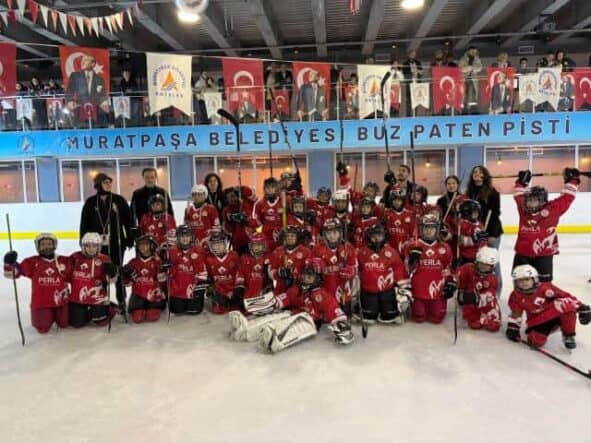 Antalya Altyapı Buz Hokeyi Ligleri Muratpaşa Belediyesi Ev Sahipliğinde Başladı