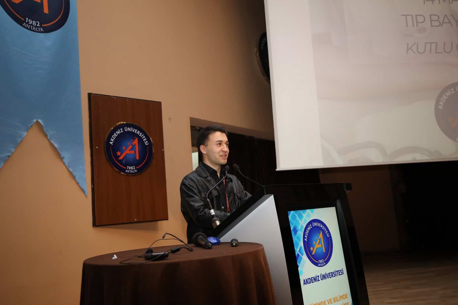 Akdeniz Üniversitesi’nde 14 Mart Tıp Bayramı'nda Hekimlik ve Bilimin Önemi Vurgulandı