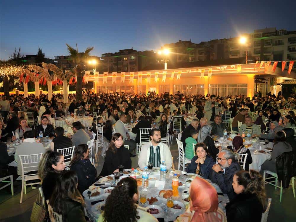 Alanya Belediyesi Personeli ve Aileleri Geleneksel İftar Sofrasında Buluştu