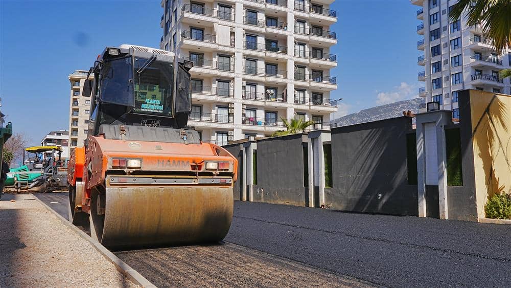 Alanya Belediyesi Mahmutlar’da Asfalt Çalışmalarını Tamamladı