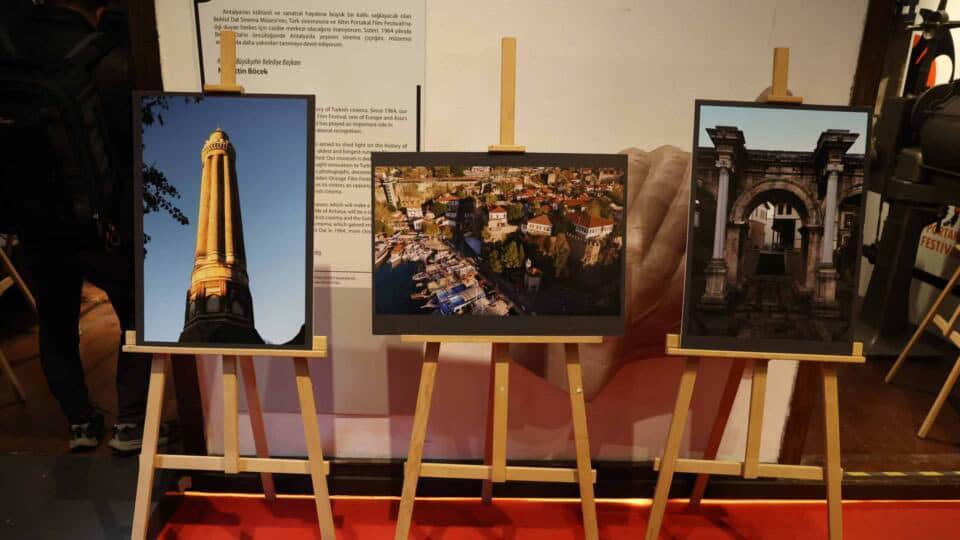 Behlül Dal Sinema Müzesi’nde 'Zamanın İzinde' Sergisi Sanatseverlerle Buluştu