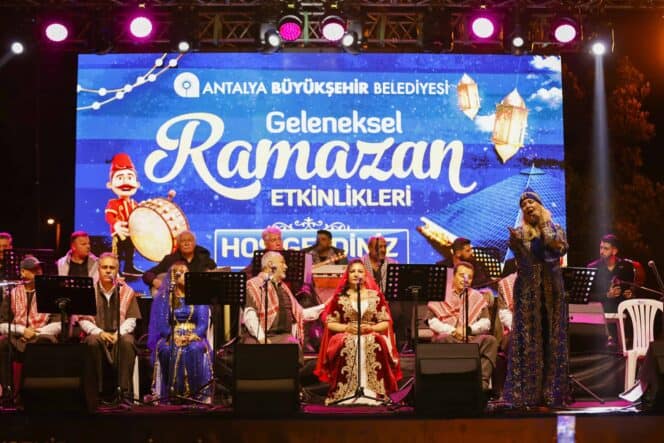 Antalya Büyükşehir Belediyesi'nin Geleneksel Ramazan Buluşmaları Renkli Geçiyor