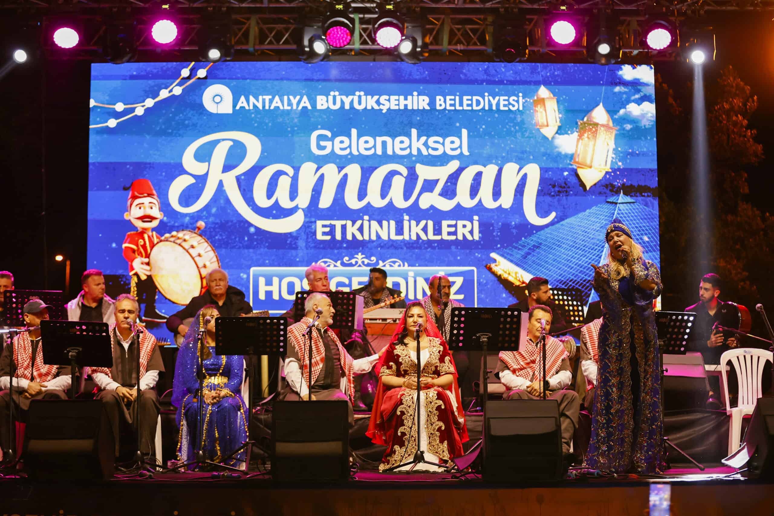Antalya Büyükşehir Belediyesi'nin Geleneksel Ramazan Buluşmaları Renkli Geçiyor
