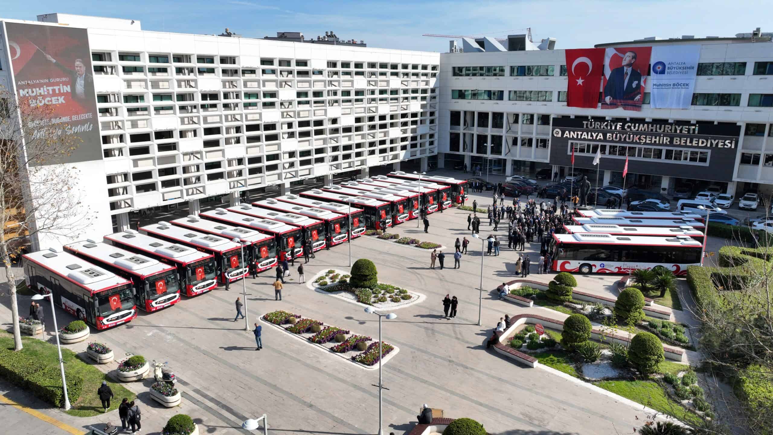 Antalya Büyükşehir Belediyesi 19 Yeni Otobüsü Toplu Taşıma Filosuna Ekledi