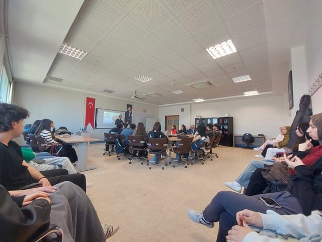 Akdeniz Üniversitesi Eğitim Fakültesi’nde Girişimcilik Deneyimleri Paylaşıldı