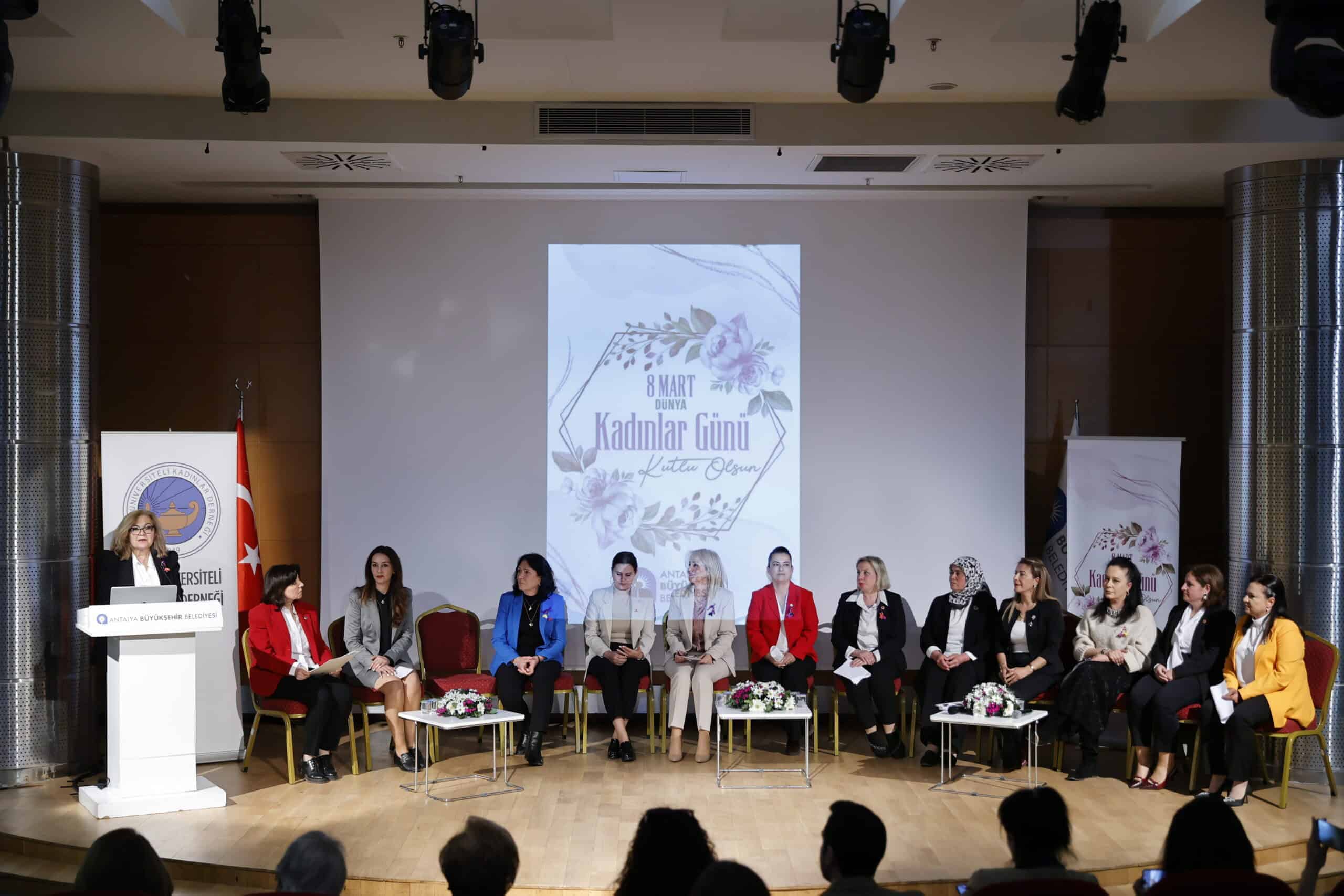 Antalya’da Kadın Muhtarlarla Yerelde Eşitlikçi Uygulamalar Paneli Gerçekleştirildi