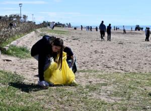 Lara Sahili'nde Öğrenciler Bilimsel Yöntemlerle Kıyı Temizliği Yaptı