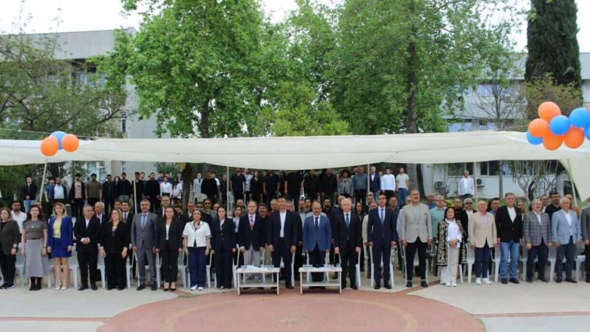 Akdeniz Üniversitesi’nde Growtech Kampüste Etkinliğinde 90’a Yakın Firma Öğrencilerle Buluştu