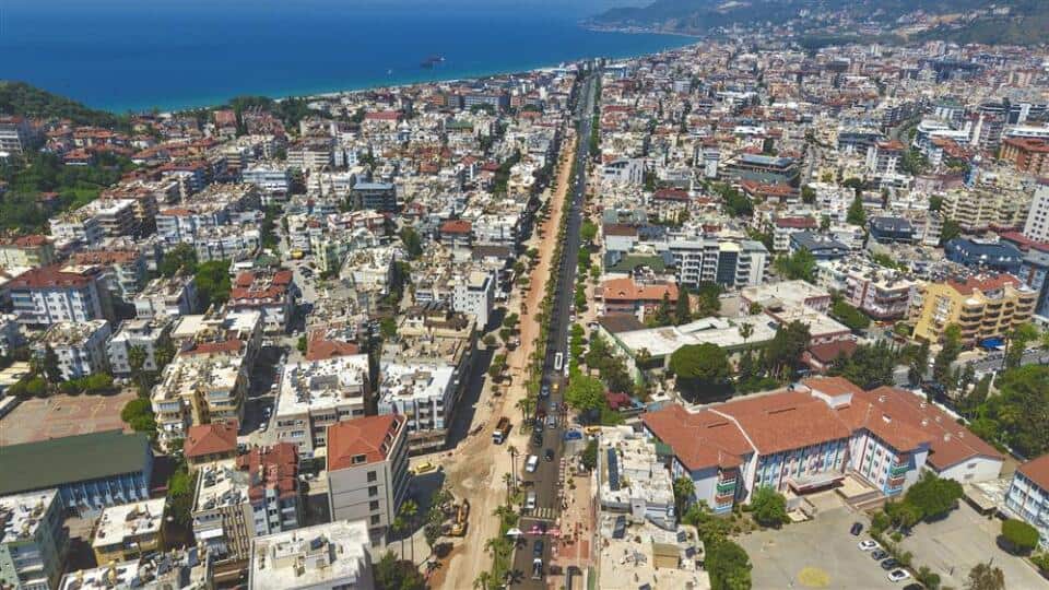 Alanya Belediyesi Atatürk Caddesi’nde Altyapı ve Asfalt Yenileme Çalışmalarına Hız Verdi