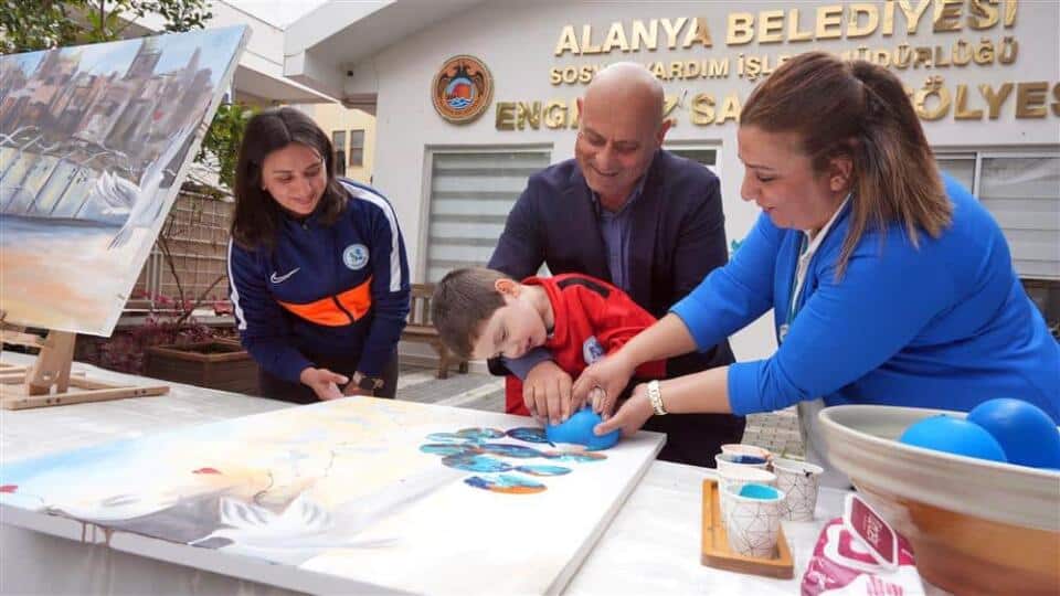 Alanya’da Otizmli Bireyler Sanatla Barış ve Farkındalık İçin Buluştu
