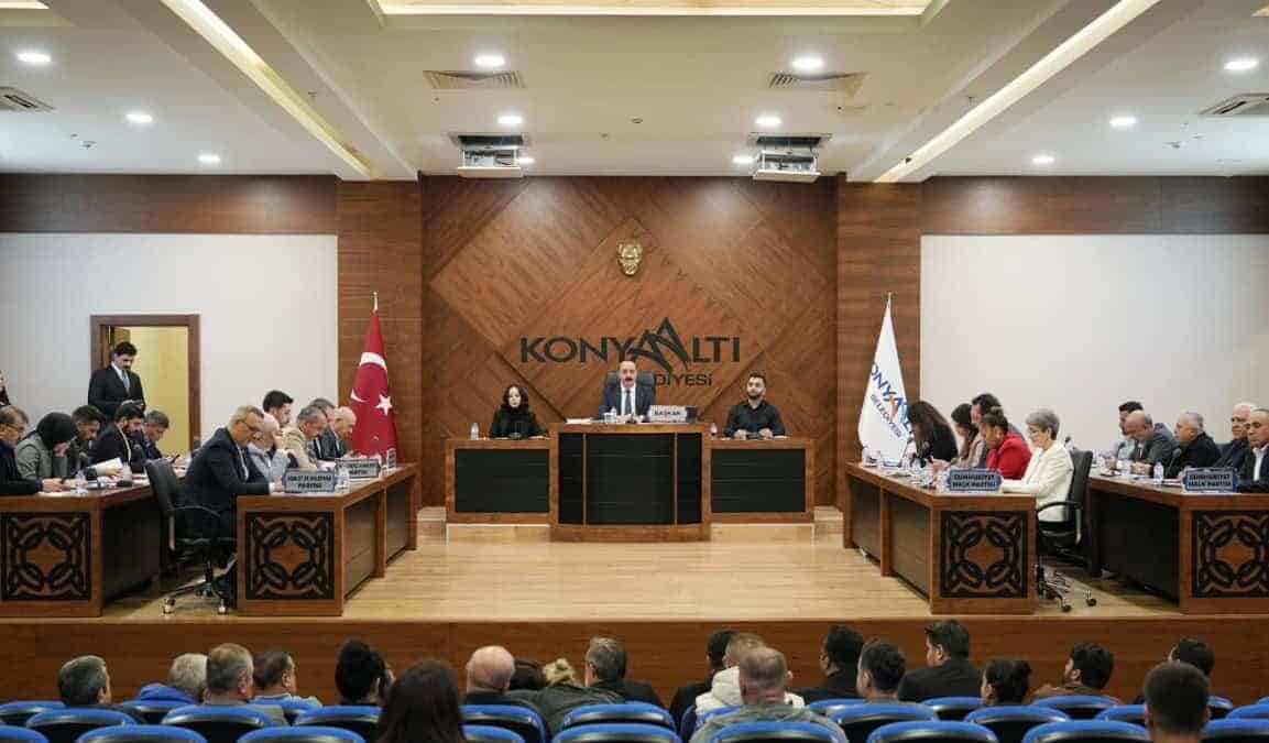 Konyaaltı Belediyesi Nisan Meclisi’nde 2025 Faaliyet Raporu Oylamaya Sunuldu