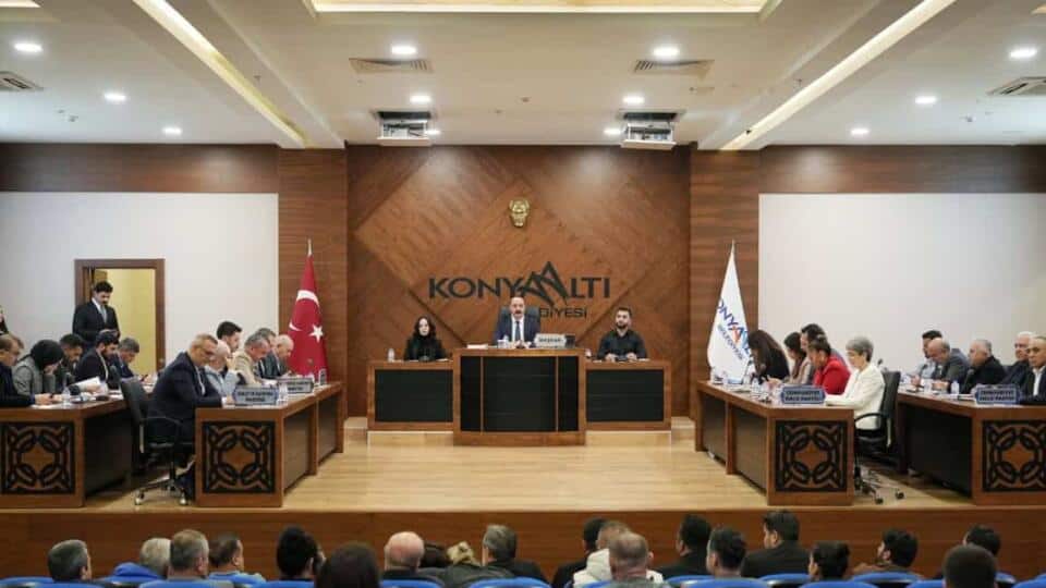 Konyaaltı Belediyesi Nisan Meclisi’nde 2025 Faaliyet Raporu Oylamaya Sunuldu