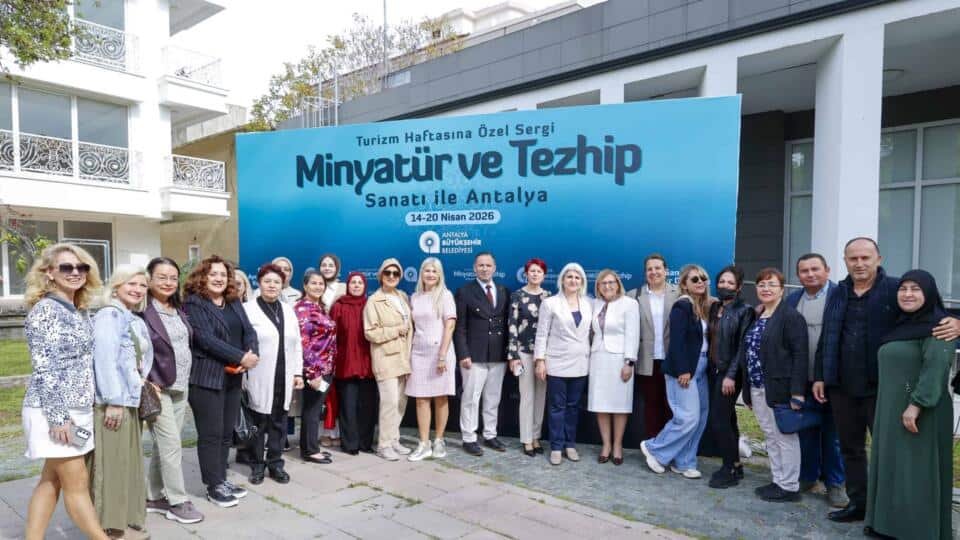 Antalya’da Minyatür ve Tezhip Sanatı Sergisi Turizm Haftası’nda Sanatseverlerle Buluştu