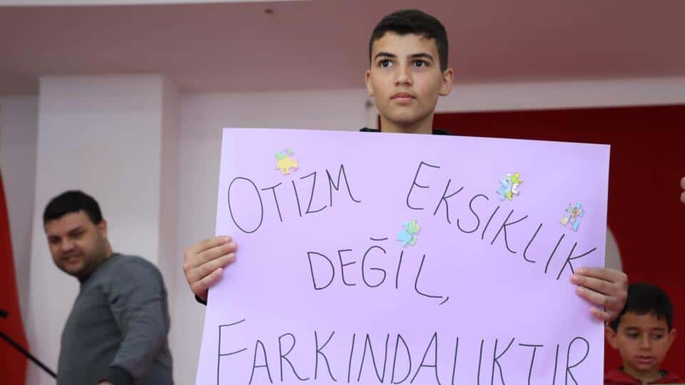 Antalya Büyükşehir Belediyesi Otizm Farkındalık Günü'nde Anlamlı Etkinlikler Düzenledi
