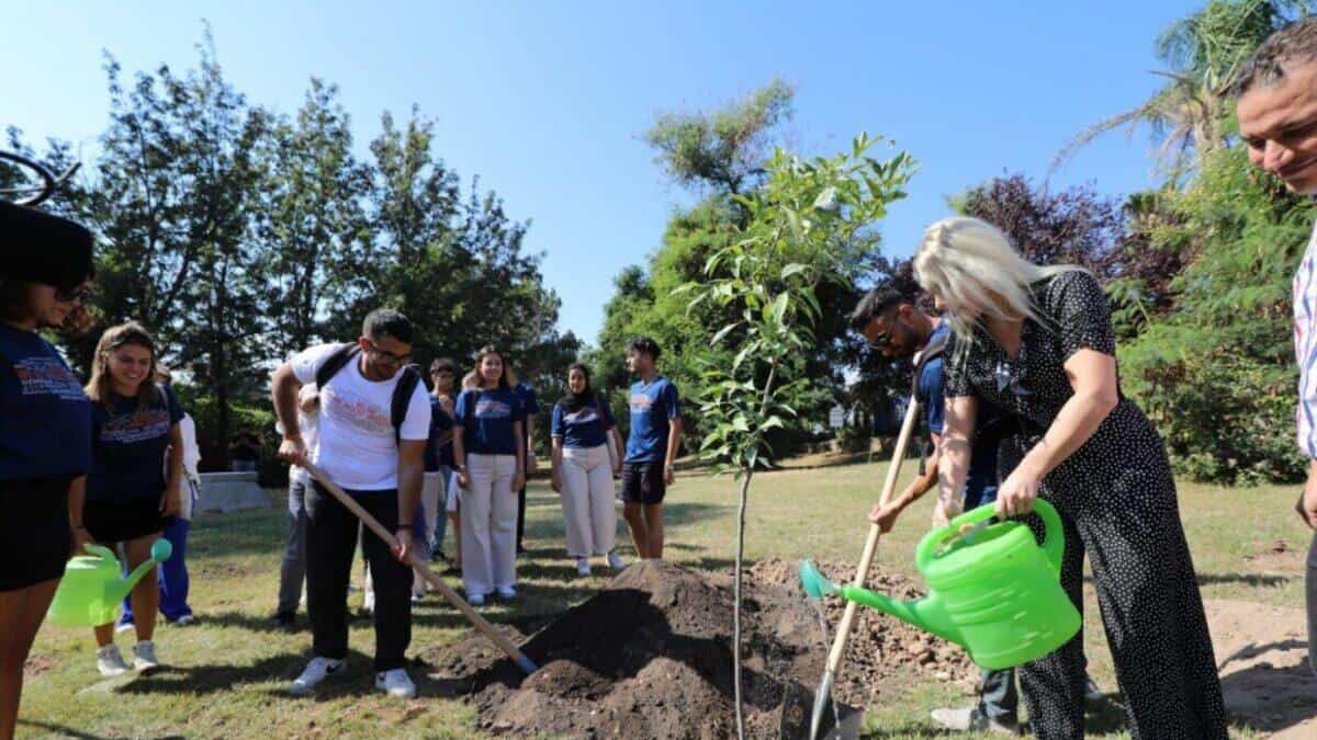 Akdeniz Üniversitesi’nde Son İki Yılda Çeşitli Türlerde 5 Bin 403 Fidan Toprakla Buluştu