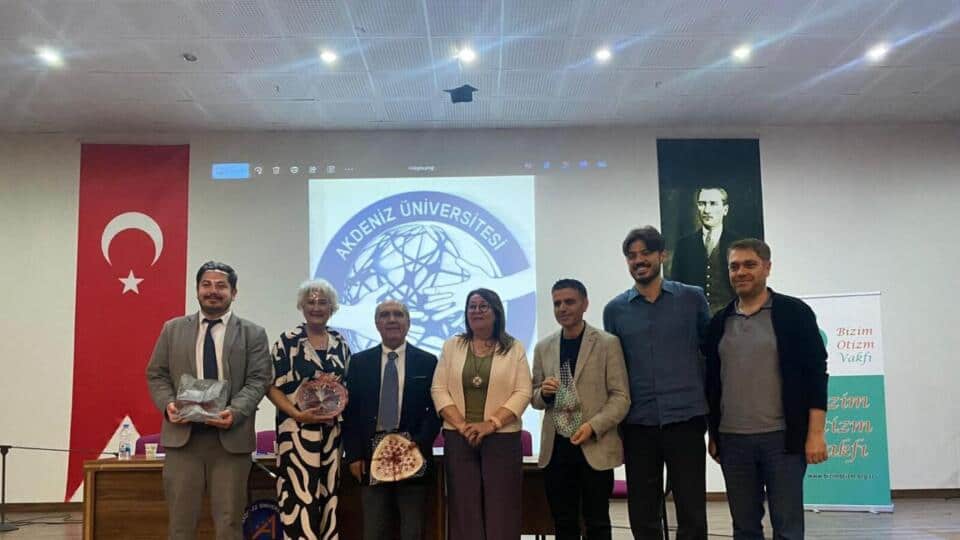 Akdeniz Üniversitesi’nde Otizm Panelinde Tanı, Haklar ve Eğitim Süreçleri Konuşuldu