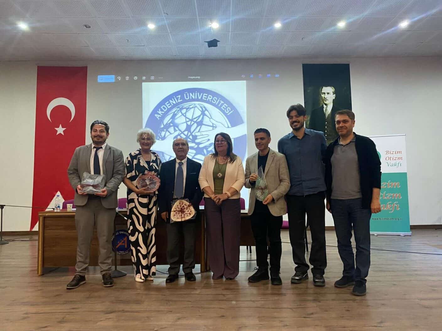 Akdeniz Üniversitesi’nde Otizm Panelinde Tanı, Haklar ve Eğitim Süreçleri Konuşuldu