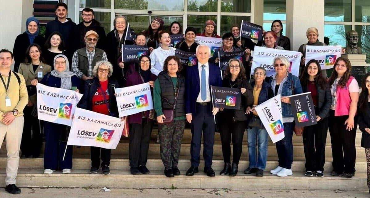 Akdeniz Üniversitesi'nden Kanserle Mücadele Eden Kadınlara Doğada Destek Projesi Başladı