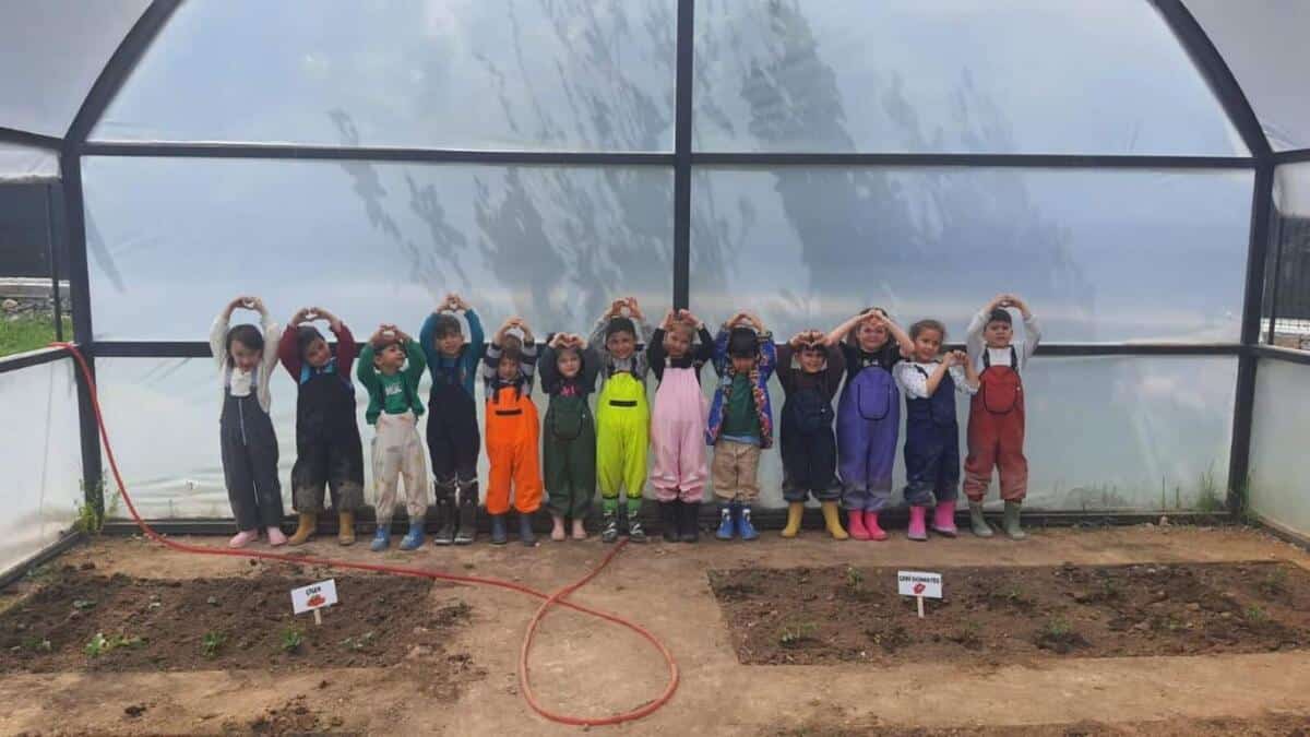 Konyaaltı Belediyesi'nin Kreşinde Çocuklar Doğa ile Buluşup Sebze Ekimi Yaptı