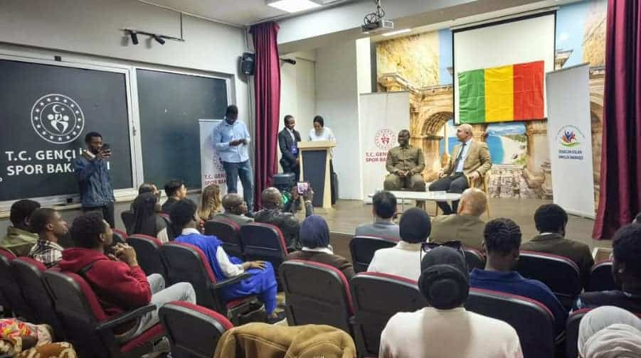 Afro-Antalya Öğrenci Topluluğu, Mali Gençlik ve Spor Bakanı ile Antalya'da Görüştü