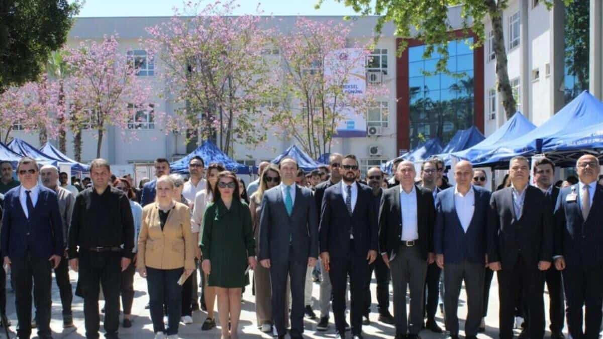 Akdeniz Üniversitesi Sosyal Bilimler MYO’da 50. Yıl ve 28. Kariyer Günü Etkinlikleri Yoğun İlgiyle Başladı